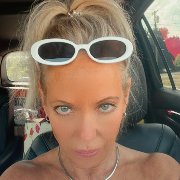 Stylish White Sunglasses for Women - Picture 1 of 3